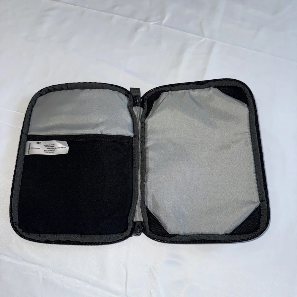 Patagonia Padded Tablet Case Black Zip Around Accessory 9x7 iPad Mini Kindle